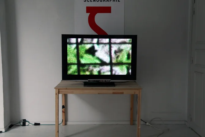 Œuvre Moving Forest, La Table des Stratégies par l'artiste Erwan Soumhi — Vue 12 sur 12